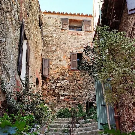Les Thermes De Apartment *